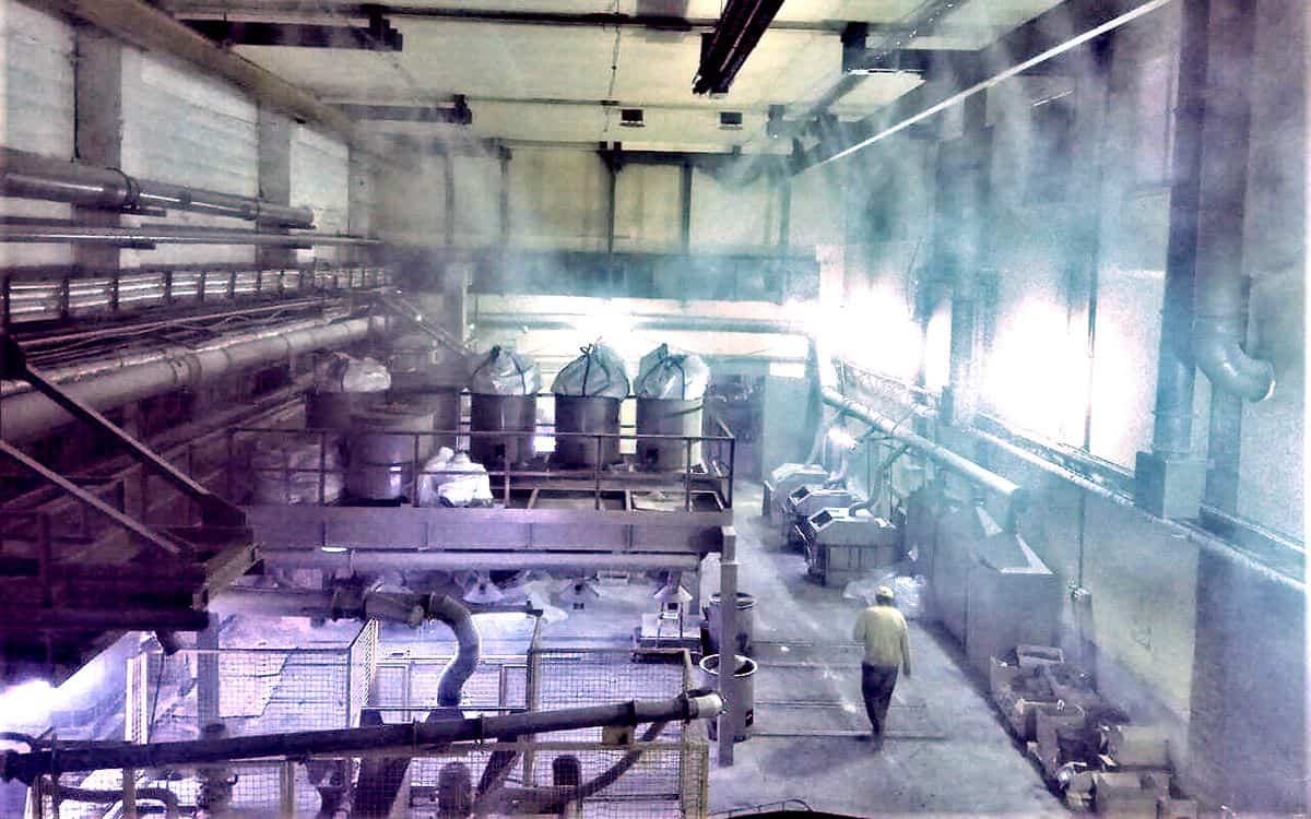 Подавление пыли на производстве строительных материалов