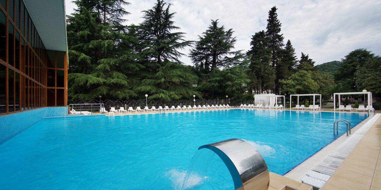 Бассейны под открытым небом