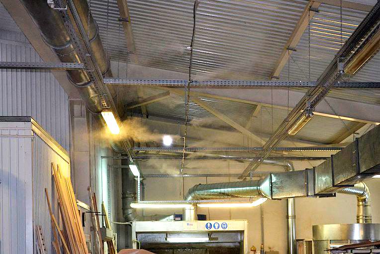 Система тумана в цеху деревообработки